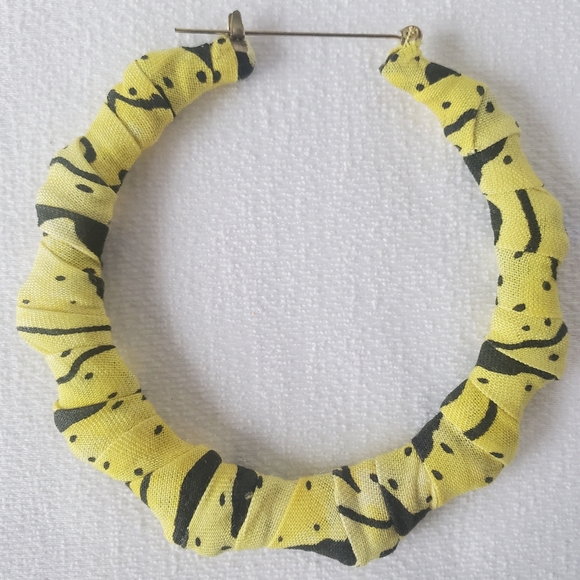 Two Earring Bundle - Picture 3 of 14